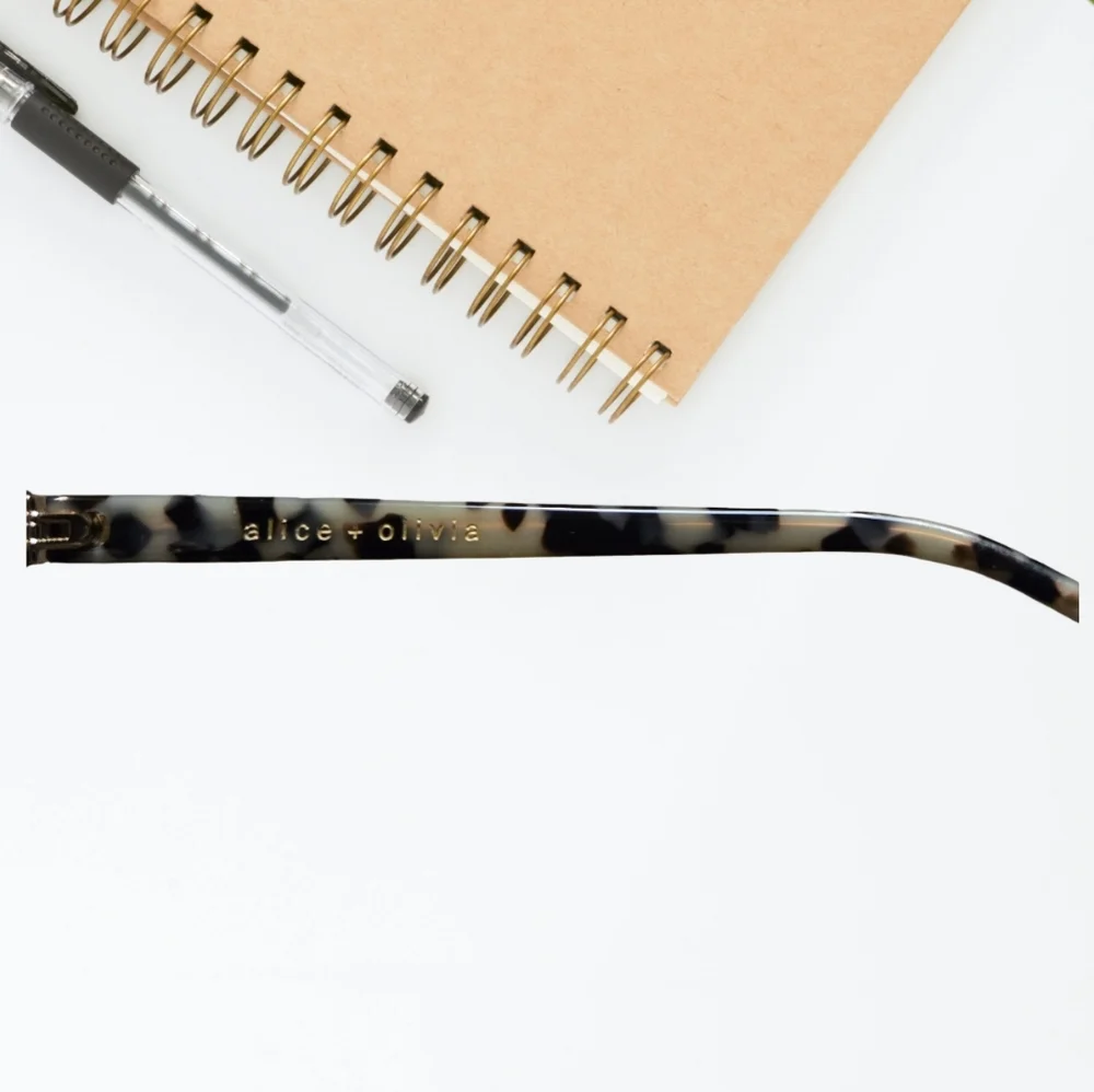 Alice + Olivia Black and Tortoiseshell Cat-Eye Glasses